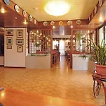 Astoria Hotel 3*