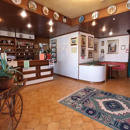 Ξενοδοχείο Astoria 3*