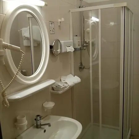 Astoria 3*